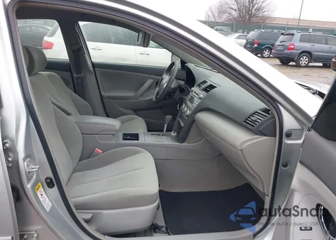 2007 Toyota Camry Ce z USA, uszkodzony, nr VIN 4T1BE46K47U079830